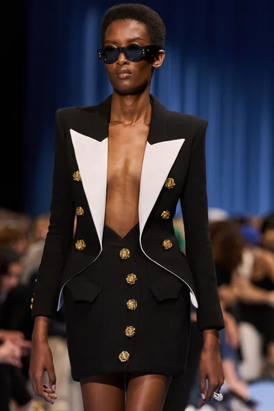 Look 1